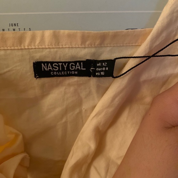 NWT nasty gal pale yellow button down midi dress - Picture 3 of 4